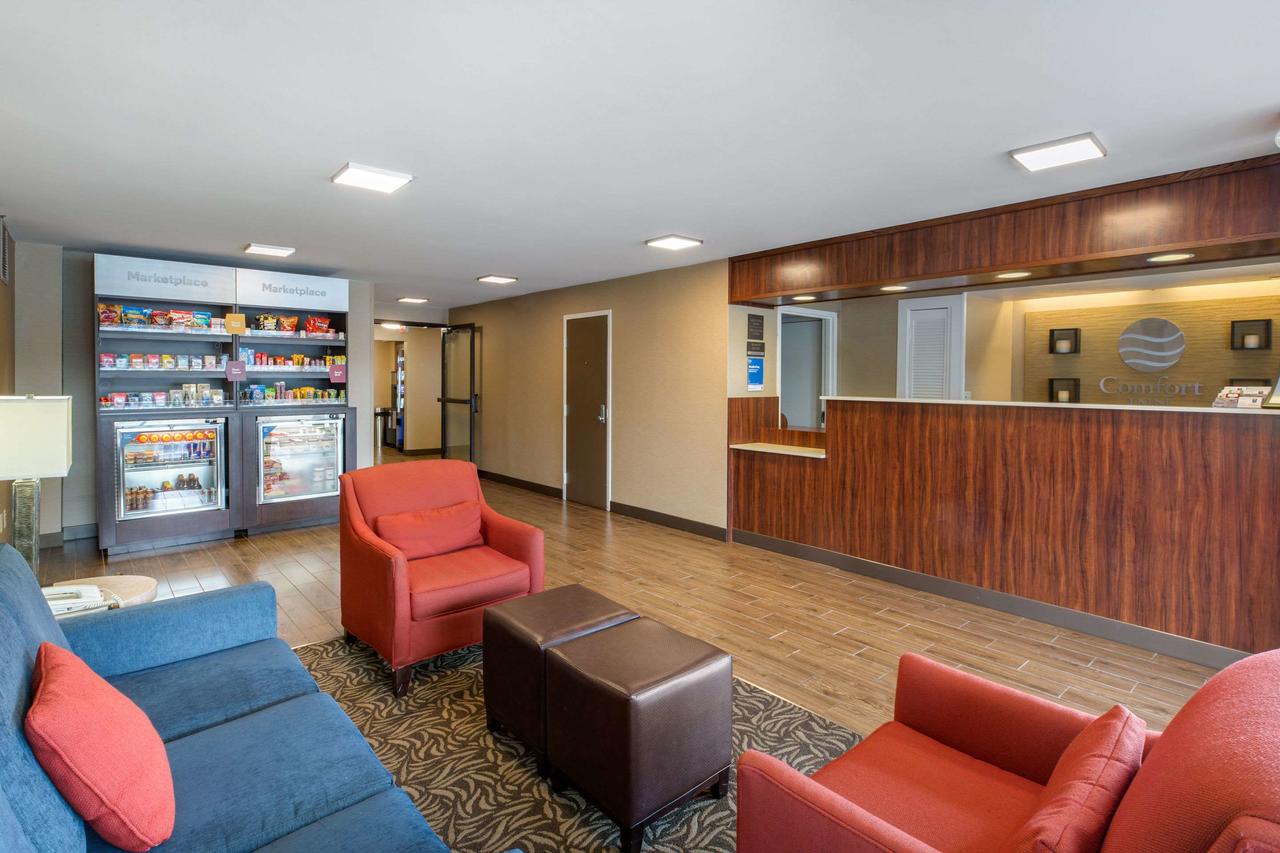 Comfort Inn Boston - thumb 41