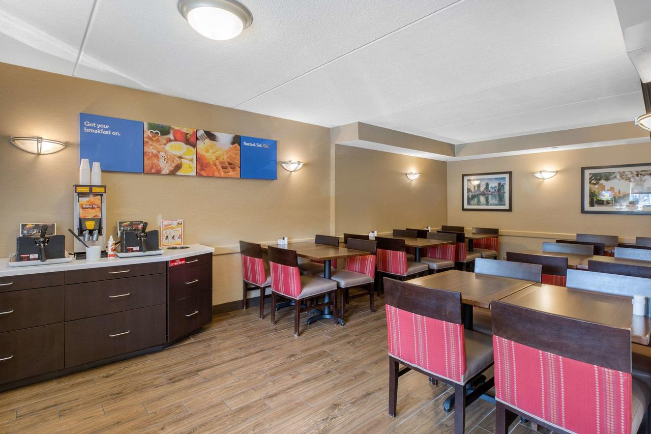 Comfort Inn Boston - thumb 42