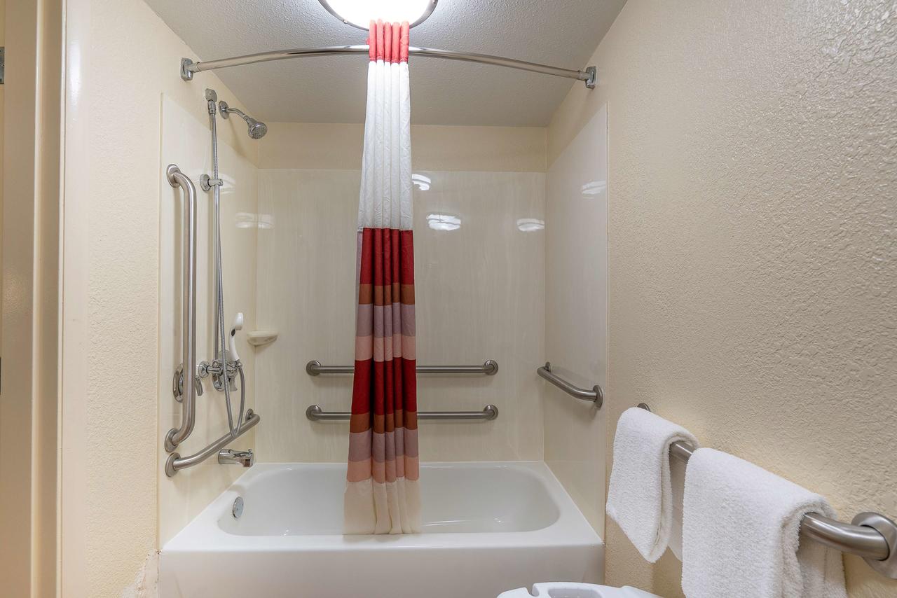 Red Roof Inn Detroit St. Clair Shores - thumb 29