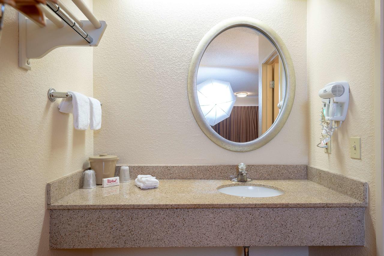 Red Roof Inn Detroit St. Clair Shores - thumb 23
