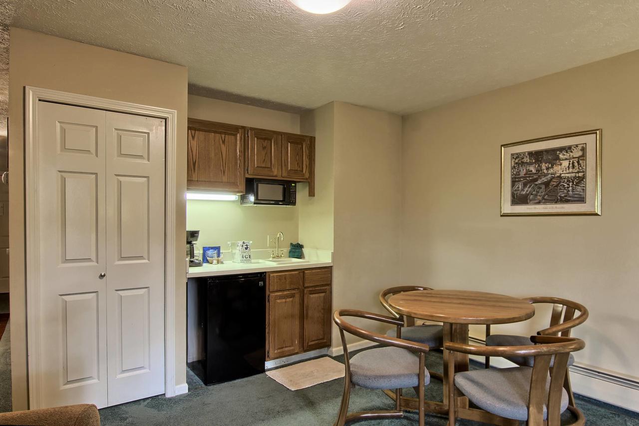 109 Pointes North Inn - thumb 18