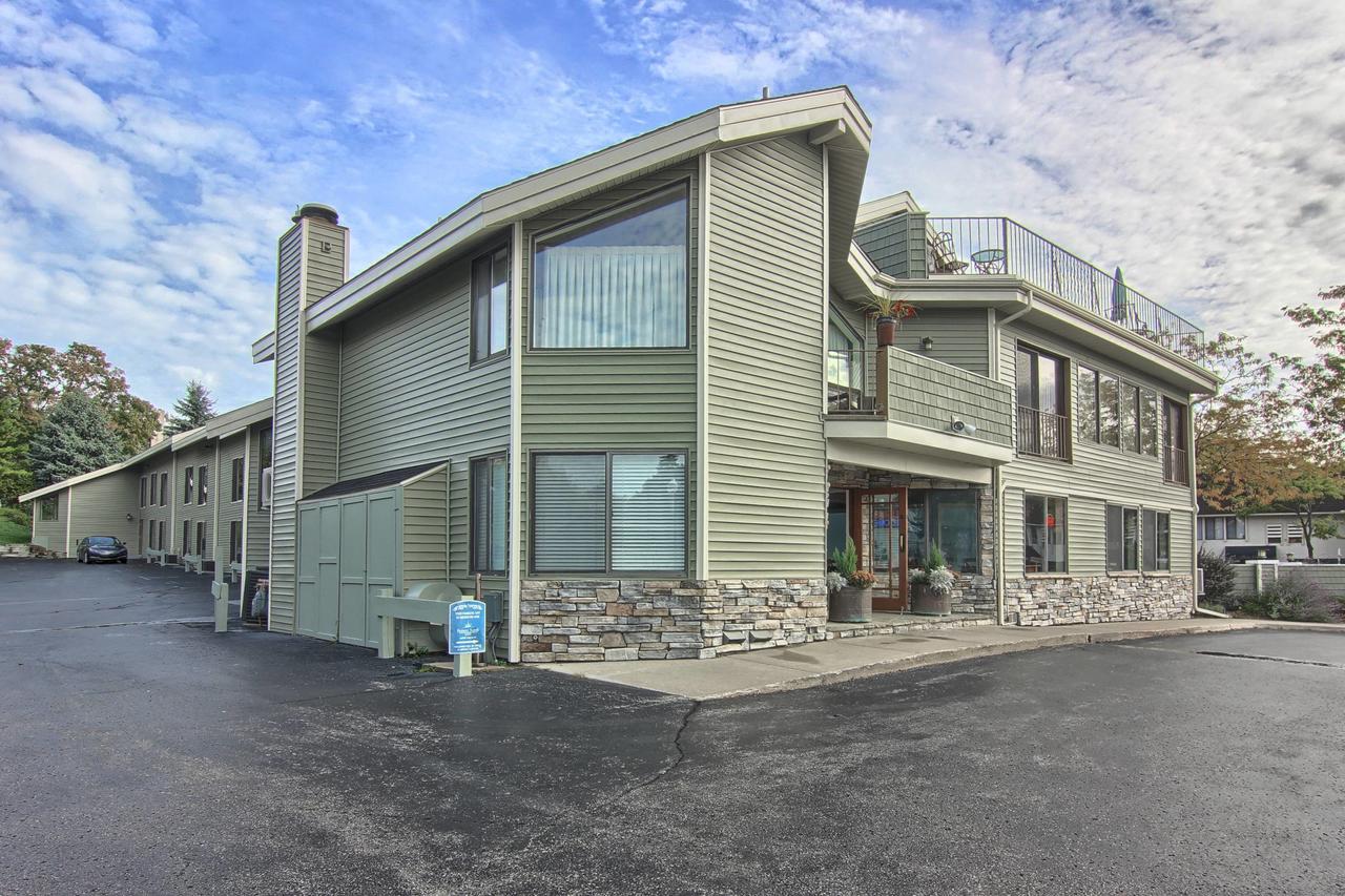 109 Pointes North Inn - thumb 11