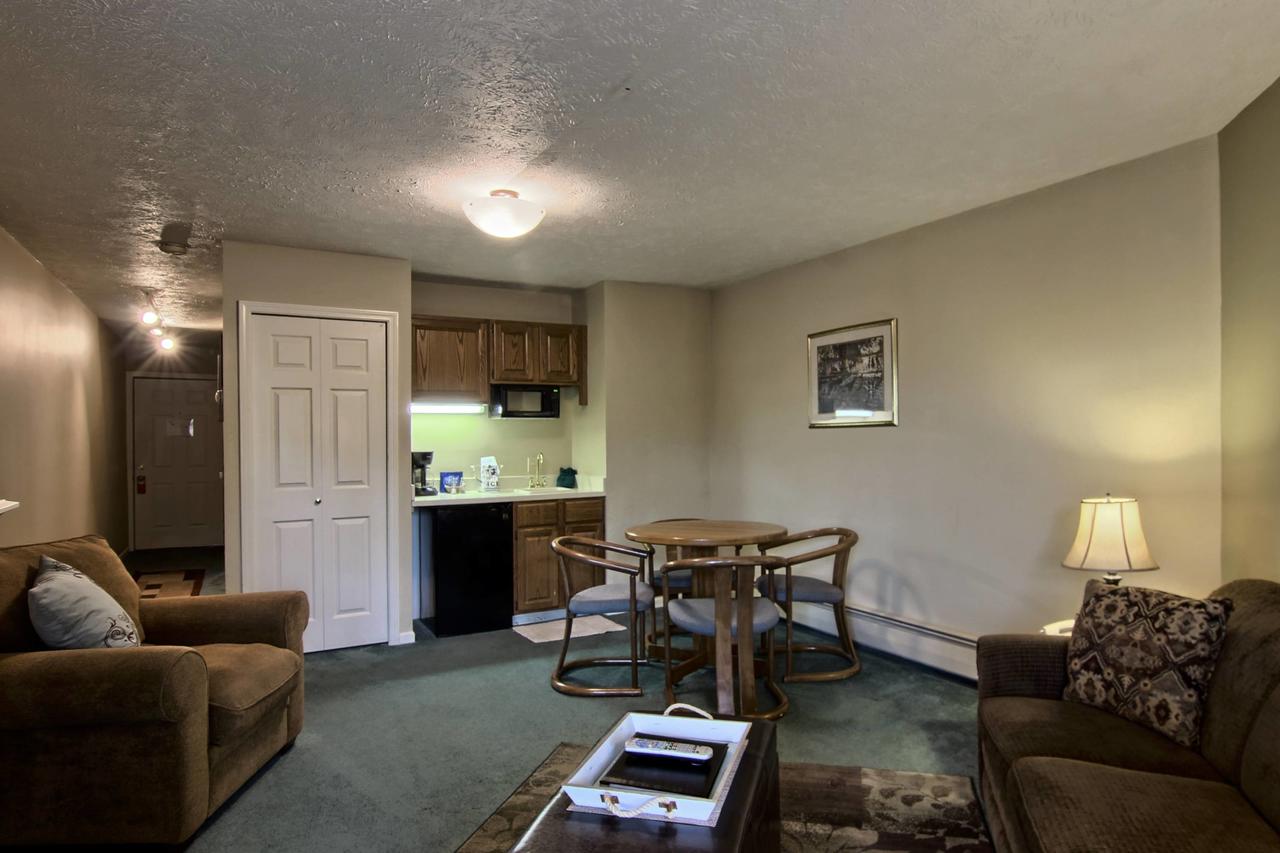 109 Pointes North Inn - thumb 16