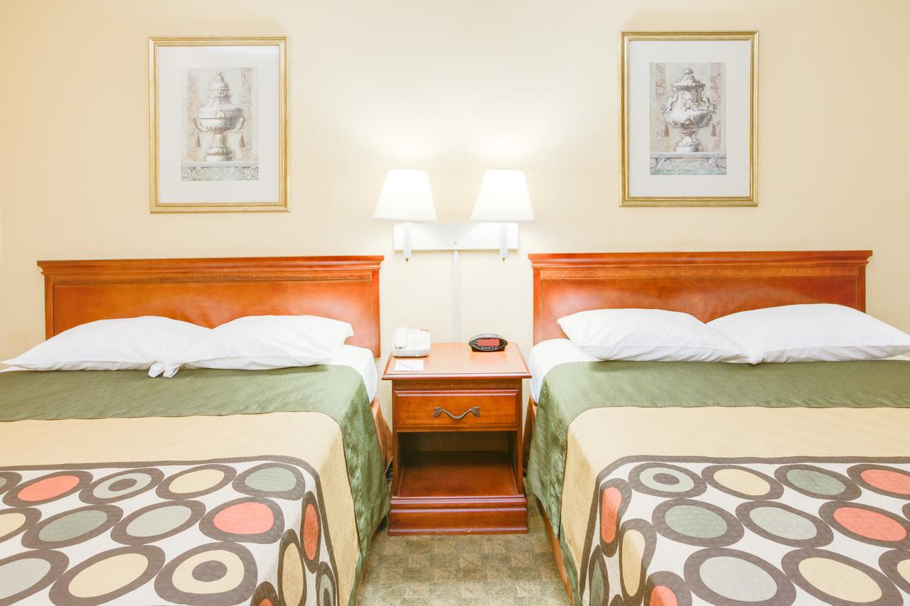 Super 8 By Wyndham Diberville Biloxi Area - thumb 10