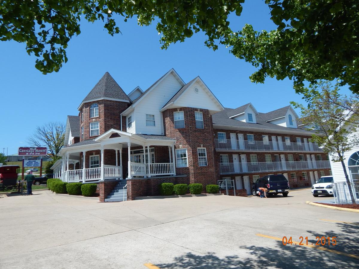 Carriage House Inn - thumb 0