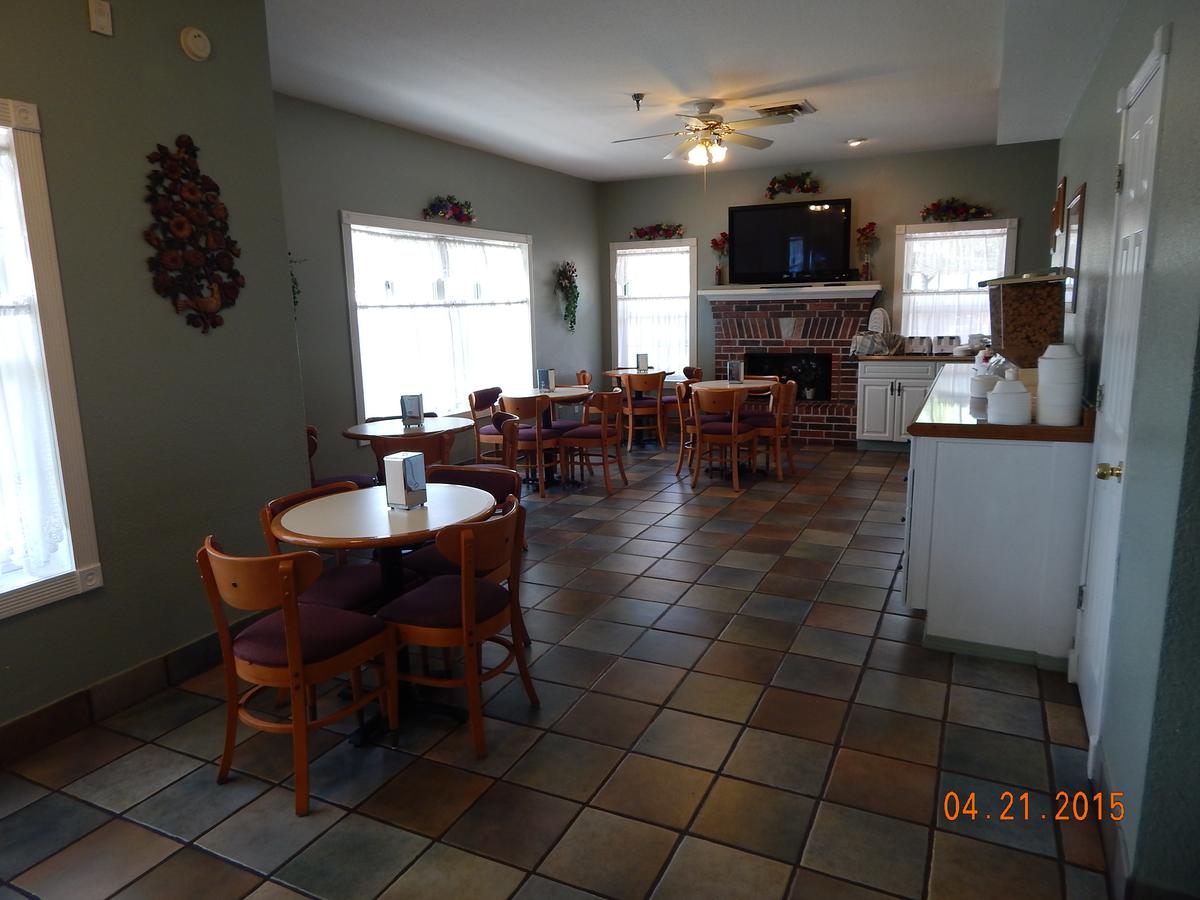 Carriage House Inn - thumb 33