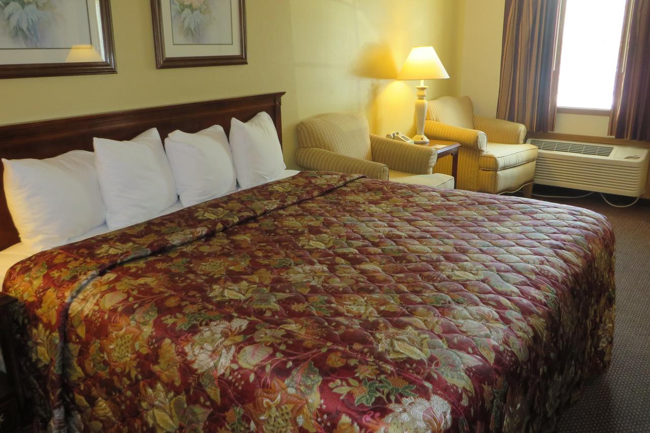 Carriage House Inn - thumb 23