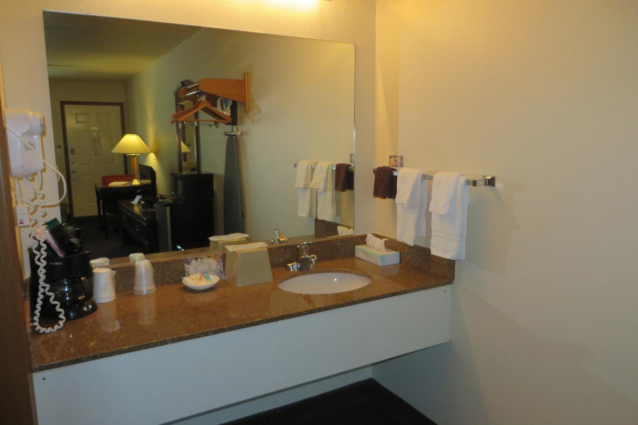 Carriage House Inn - thumb 26
