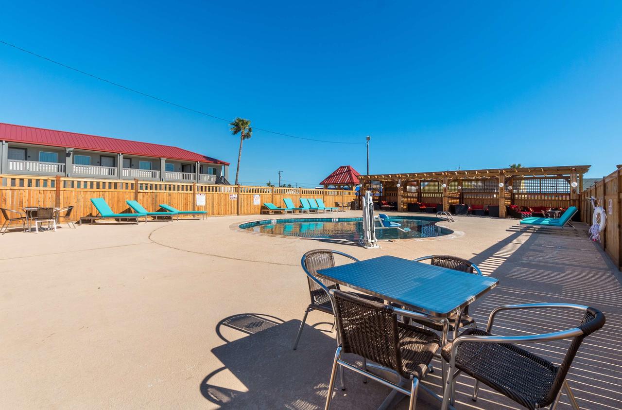 Red Roof Inn Port Aransas - thumb 0