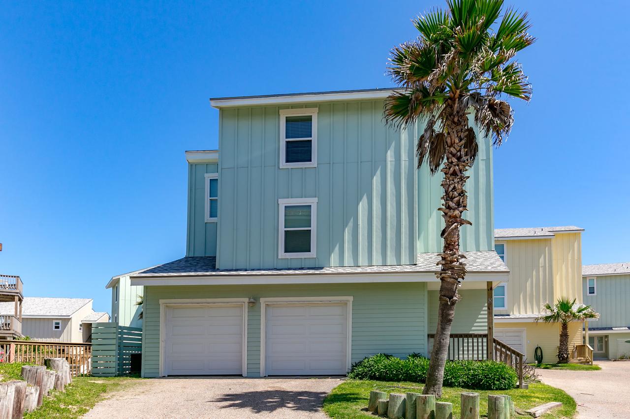 Lost Colony Home Port Aransas - thumb 1