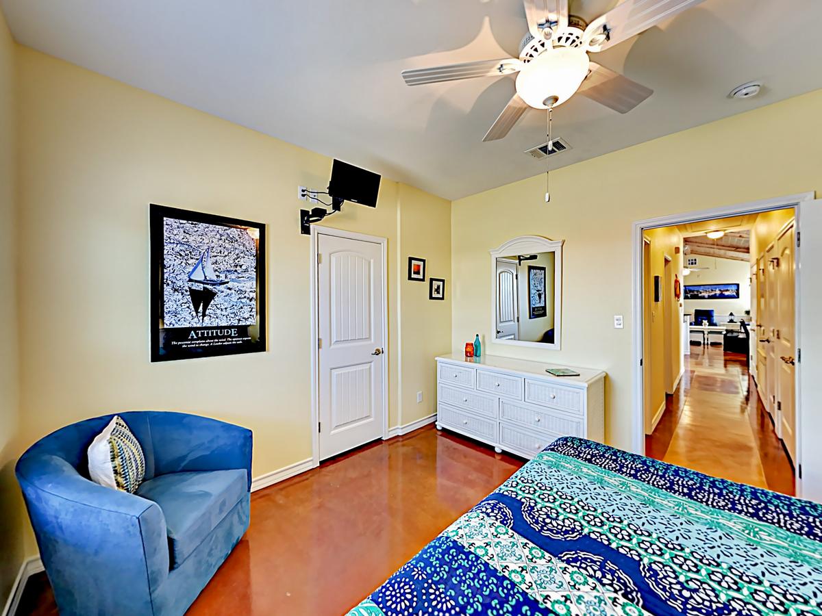 Sail Away Coastal Port Aransas Condo - thumb 16
