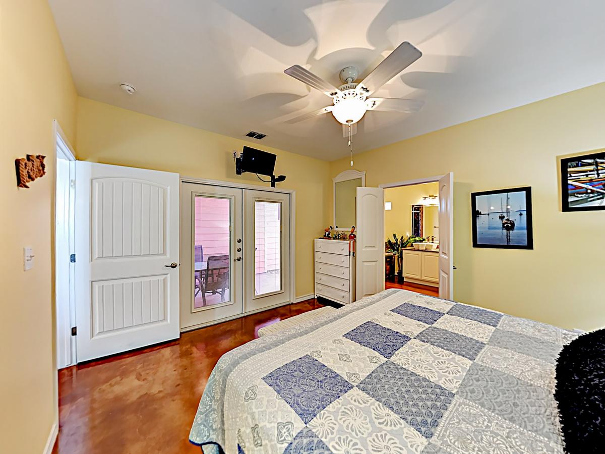 Sail Away Coastal Port Aransas Condo - thumb 19