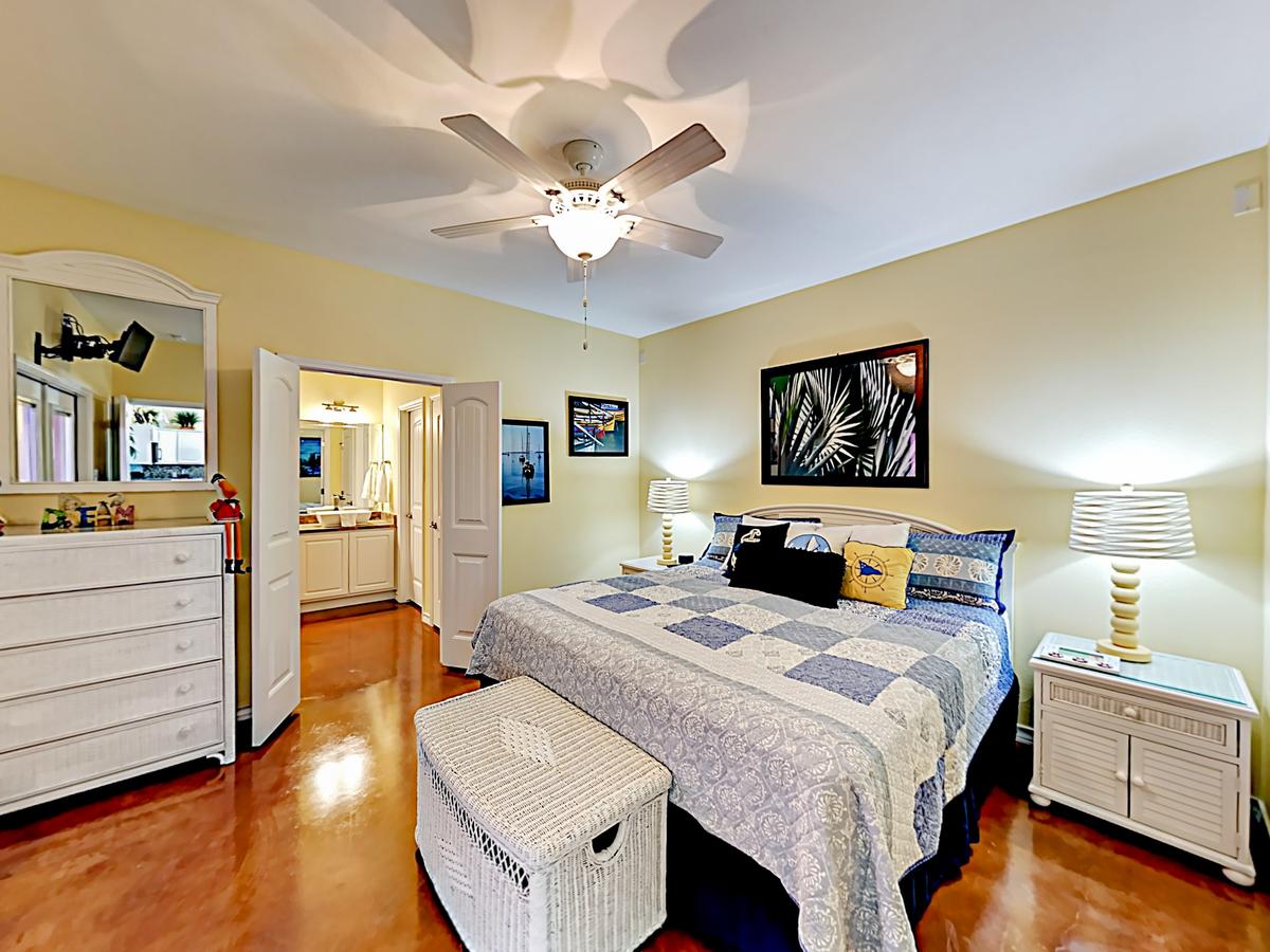 Sail Away Coastal Port Aransas Condo - thumb 3