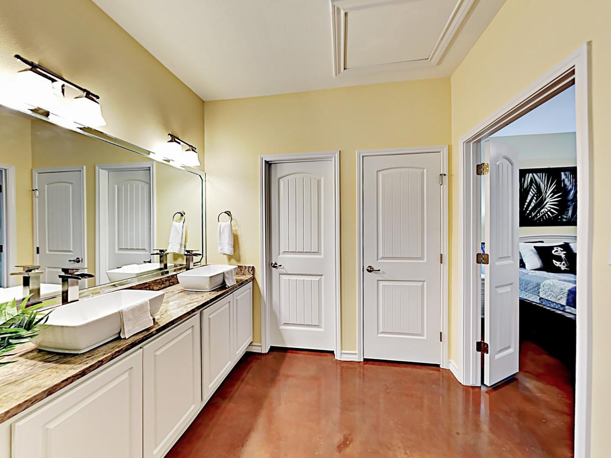 Sail Away Coastal Port Aransas Condo - thumb 9