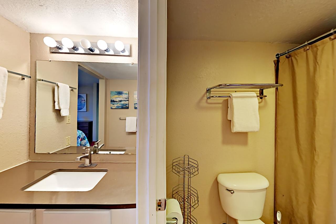 143 Sea Breeze Condo - thumb 12