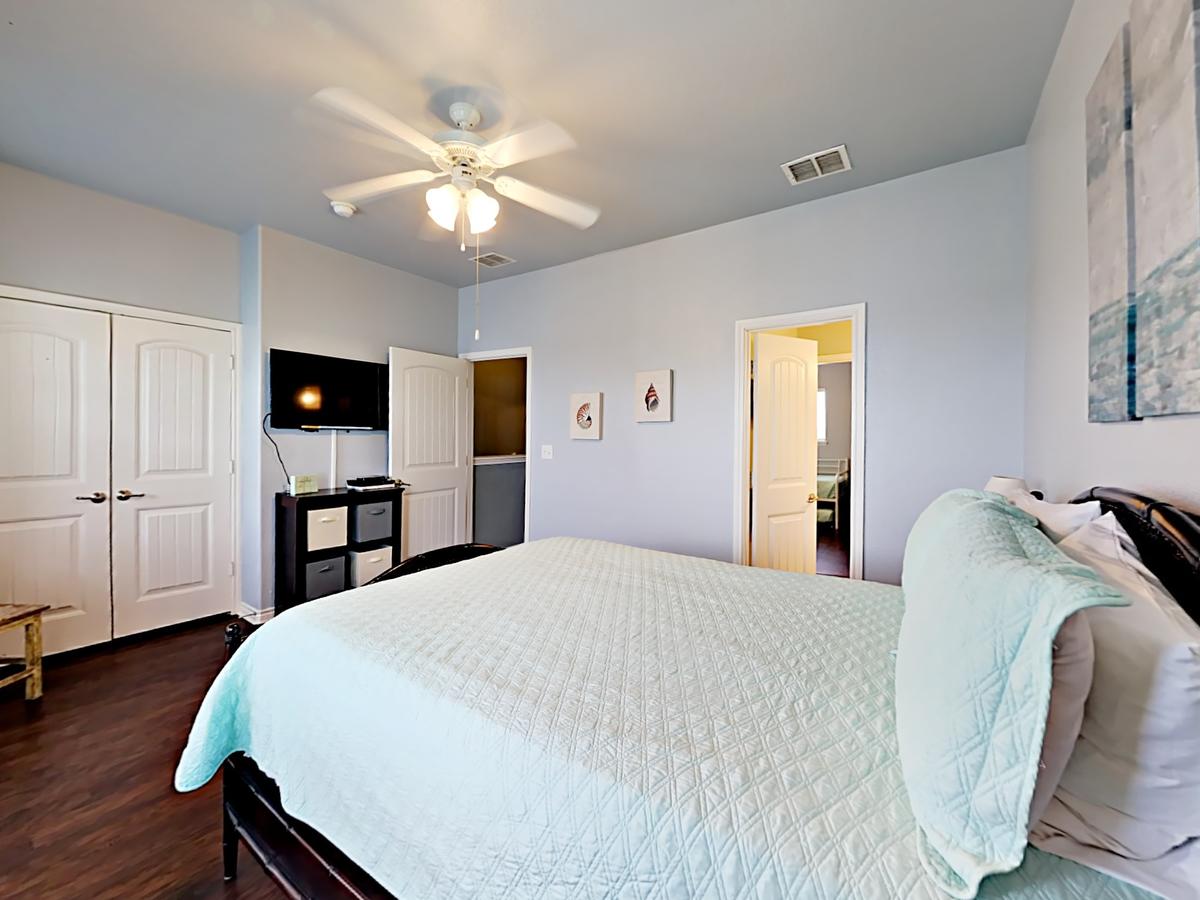 7 Meridian Condos - thumb 3