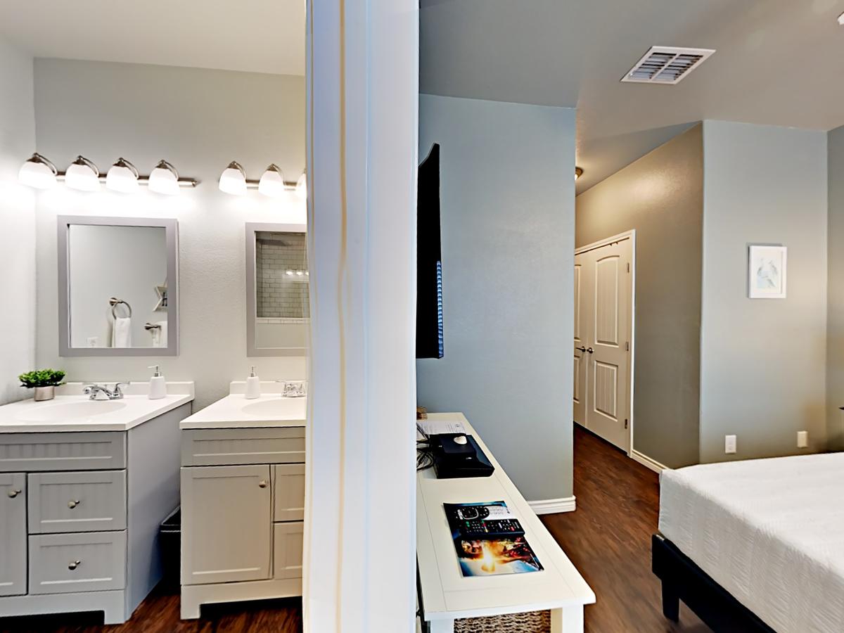 7 Meridian Condos - thumb 22