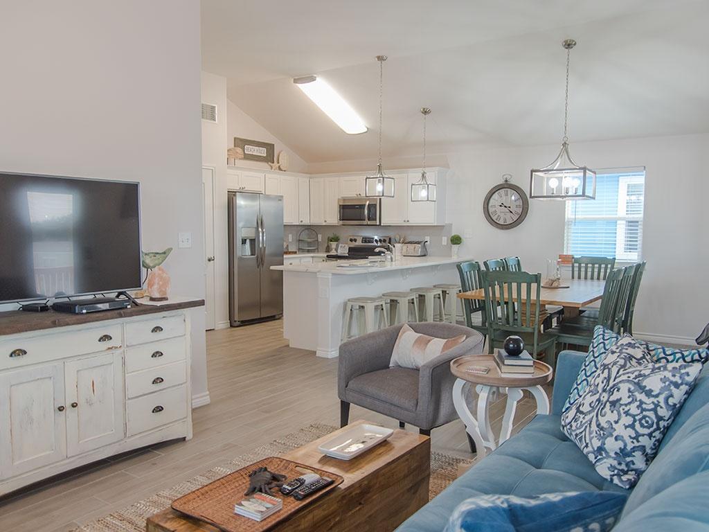 The Cozy Cove Home - thumb 2