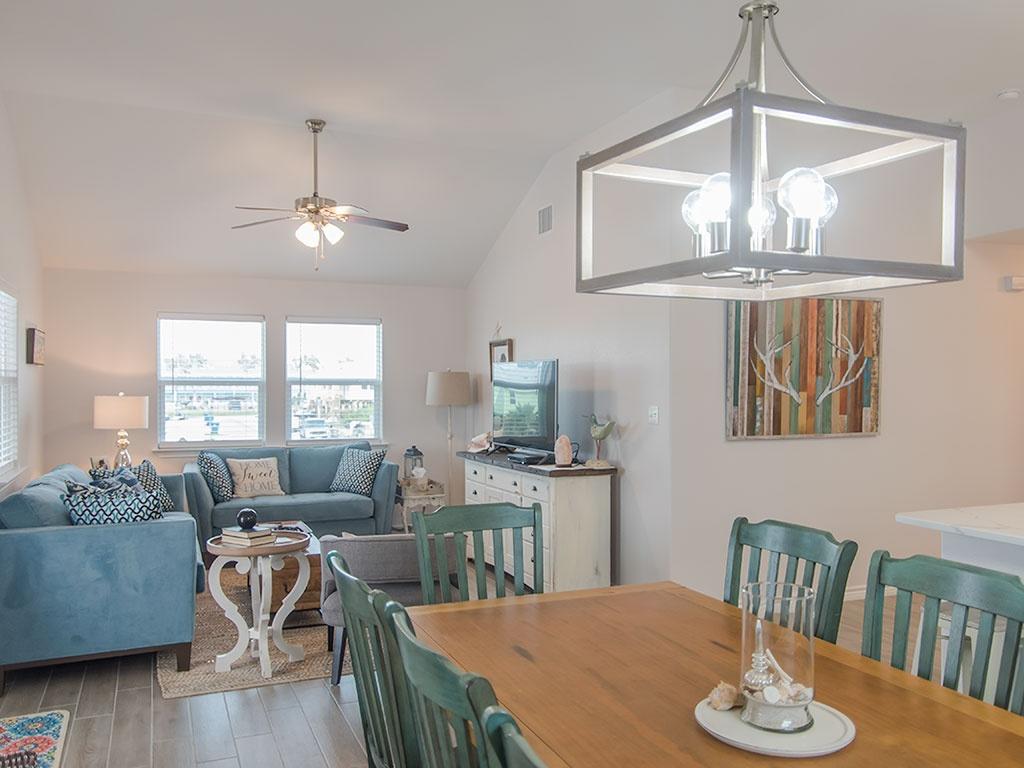 The Cozy Cove Home - thumb 14
