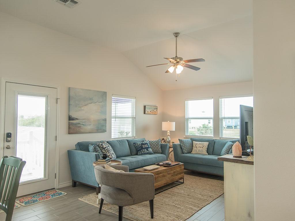 The Cozy Cove Home - thumb 4