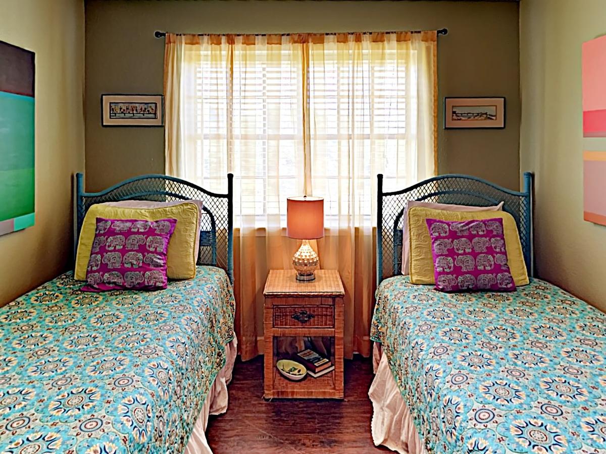 63 Island Retreat Condo - thumb 10