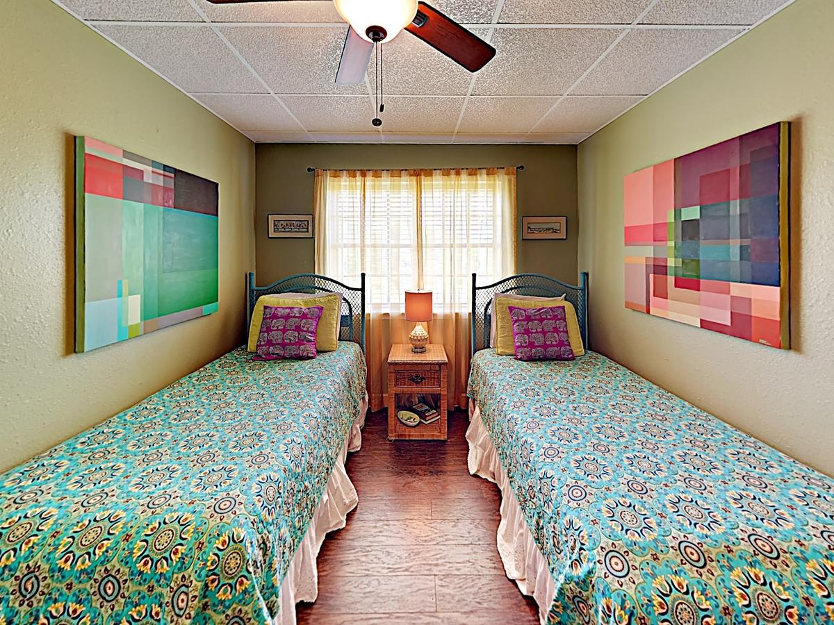 63 Island Retreat Condo - thumb 2