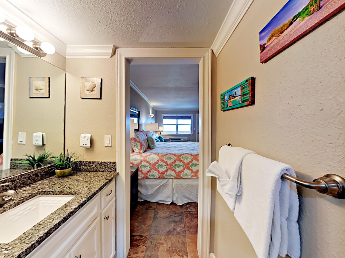 142 Sea Breeze - One Bedroom Condo - thumb 3