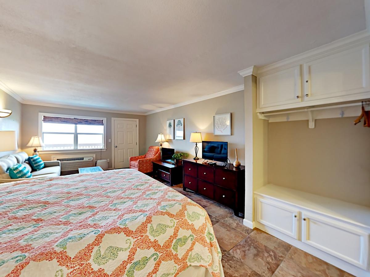142 Sea Breeze - One Bedroom Condo - thumb 5