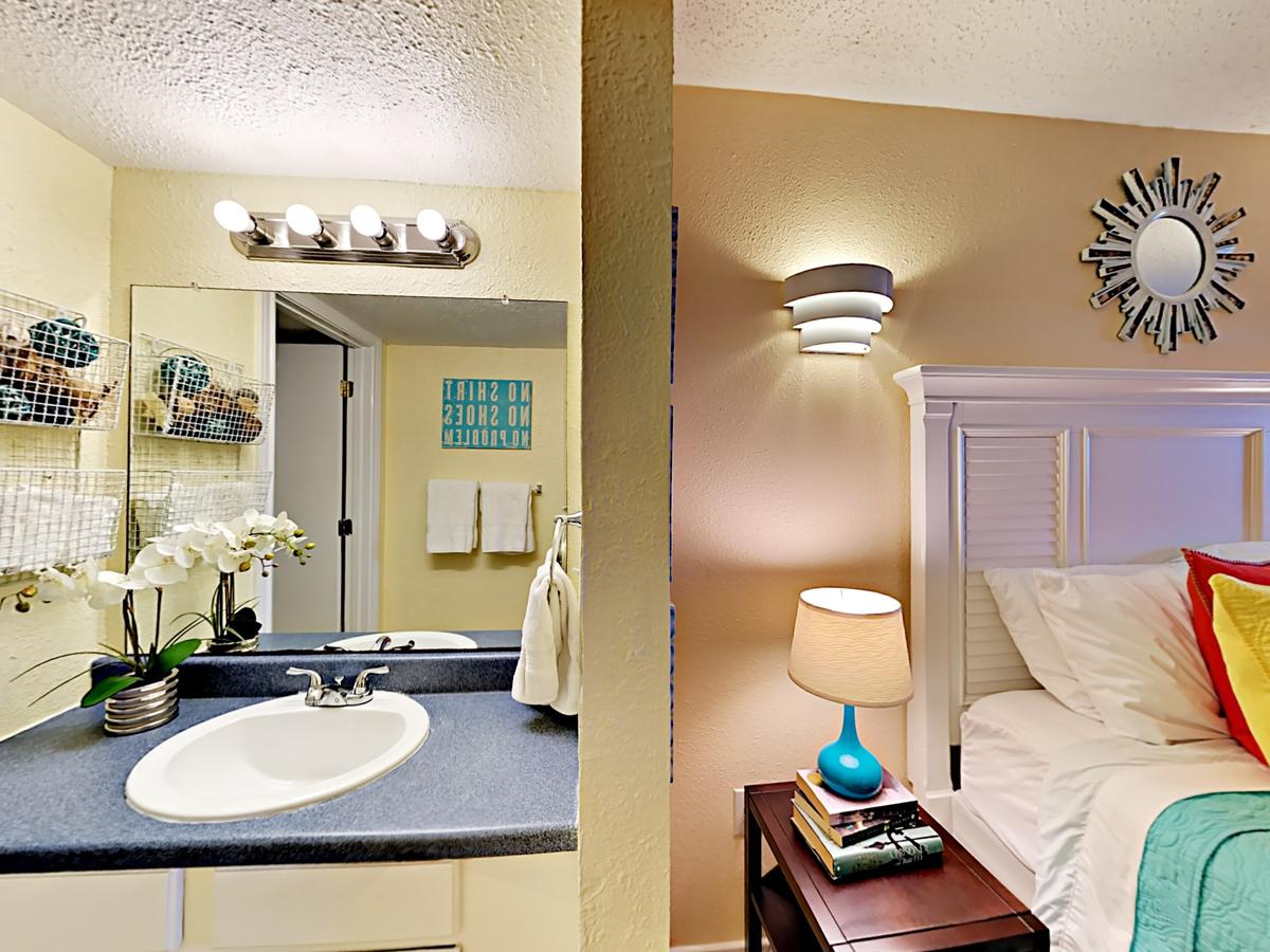 134 Sea Breeze - One Bedroom Condo - thumb 2