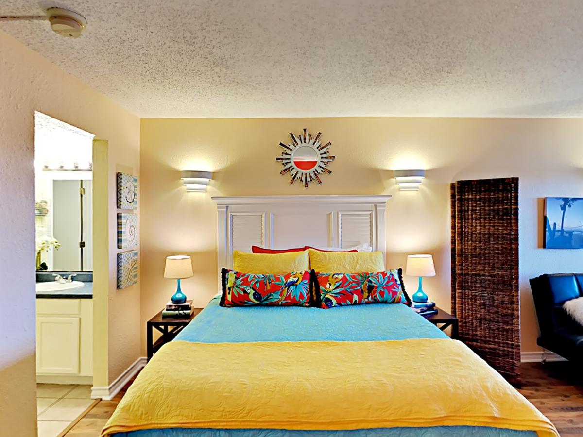 134 Sea Breeze - One Bedroom Condo - thumb 0