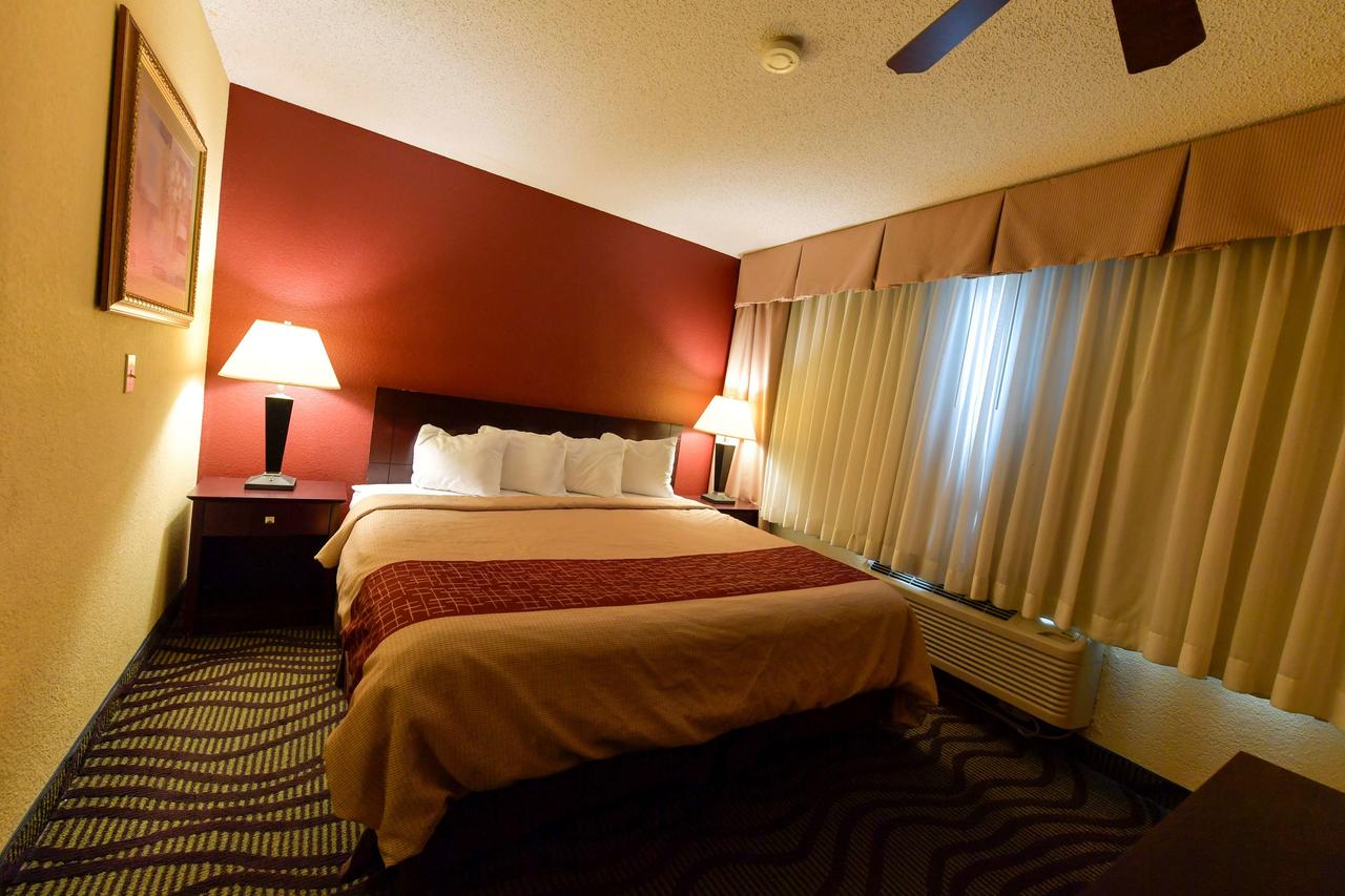 Red Roof Inn & Suites Lincoln - thumb 9