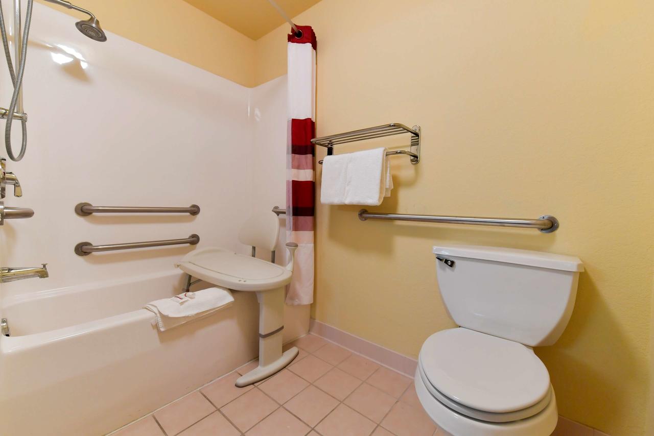 Red Roof Inn & Suites Lincoln - thumb 2