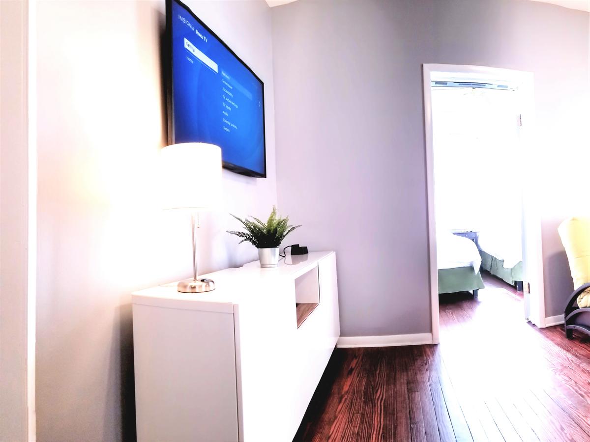 10 Minute Train To Downtown Manhattan New York City / 12 Minute Uber To Newark Airport - thumb 6