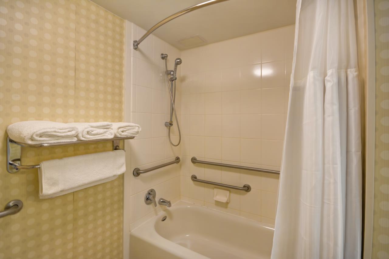 Hilton Garden Inn Riverhead - thumb 22