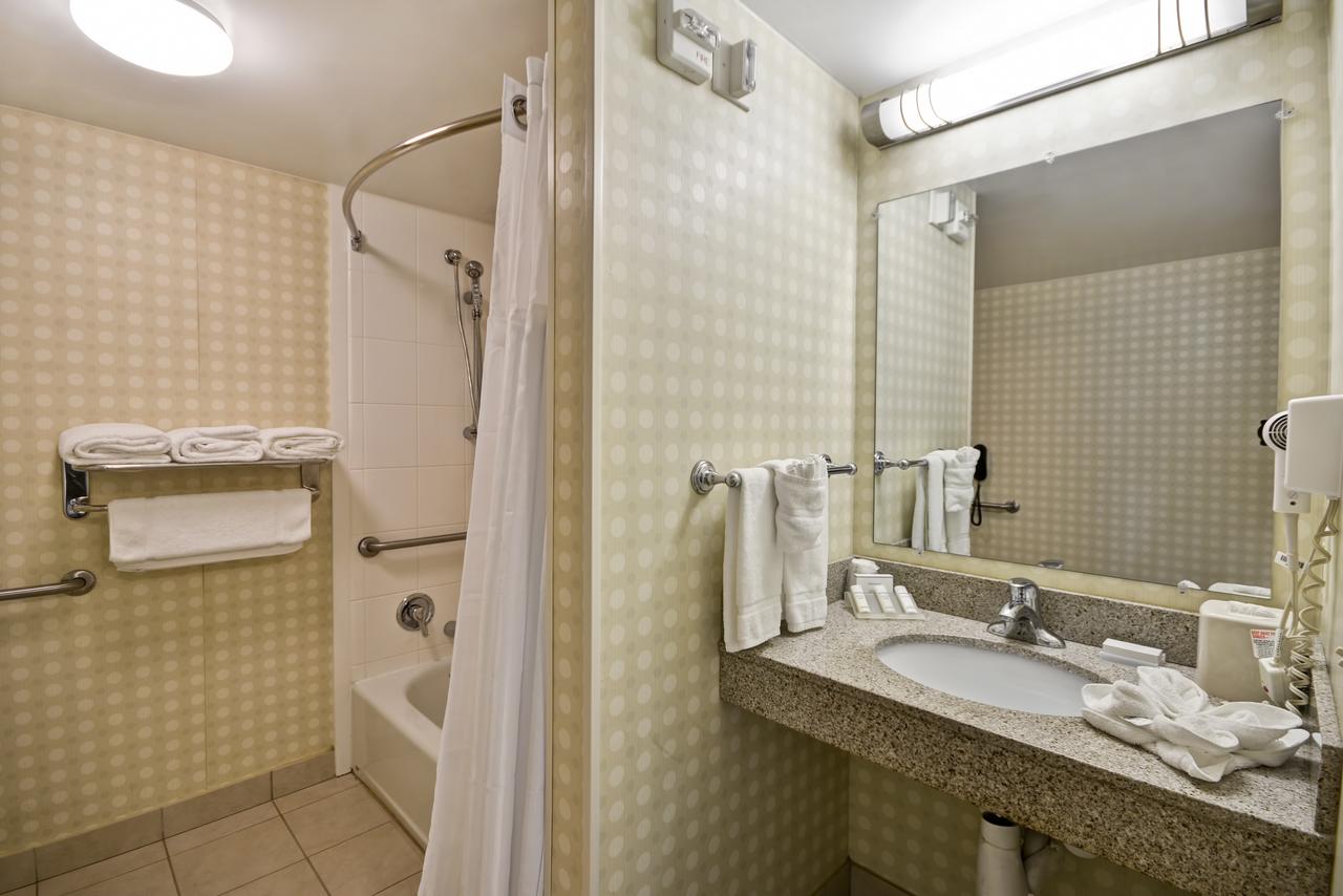 Hilton Garden Inn Riverhead - thumb 40