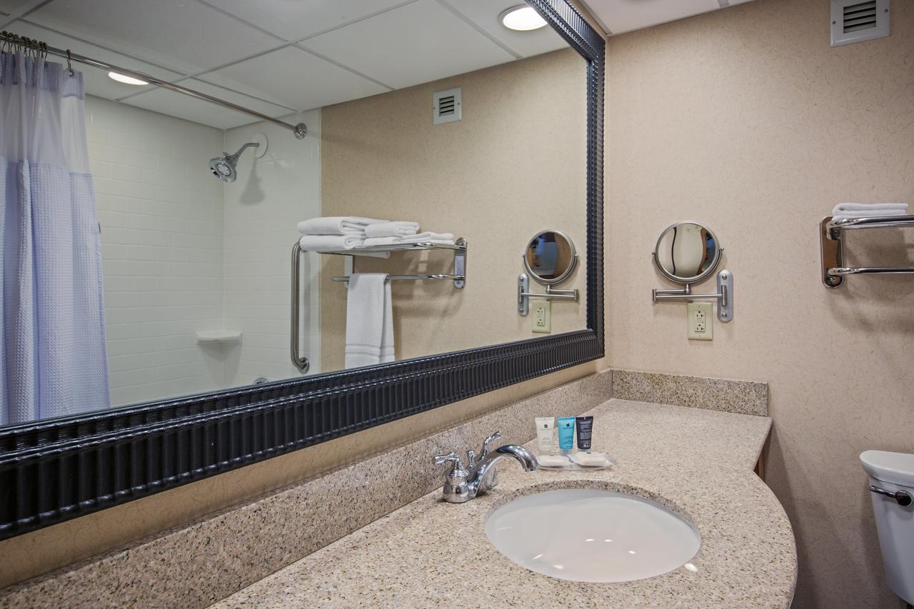 Crowne Plaza Lake Placid - thumb 1