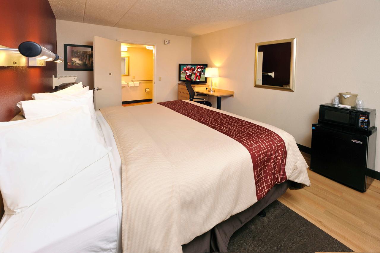 Red Roof Inn Utica - thumb 19