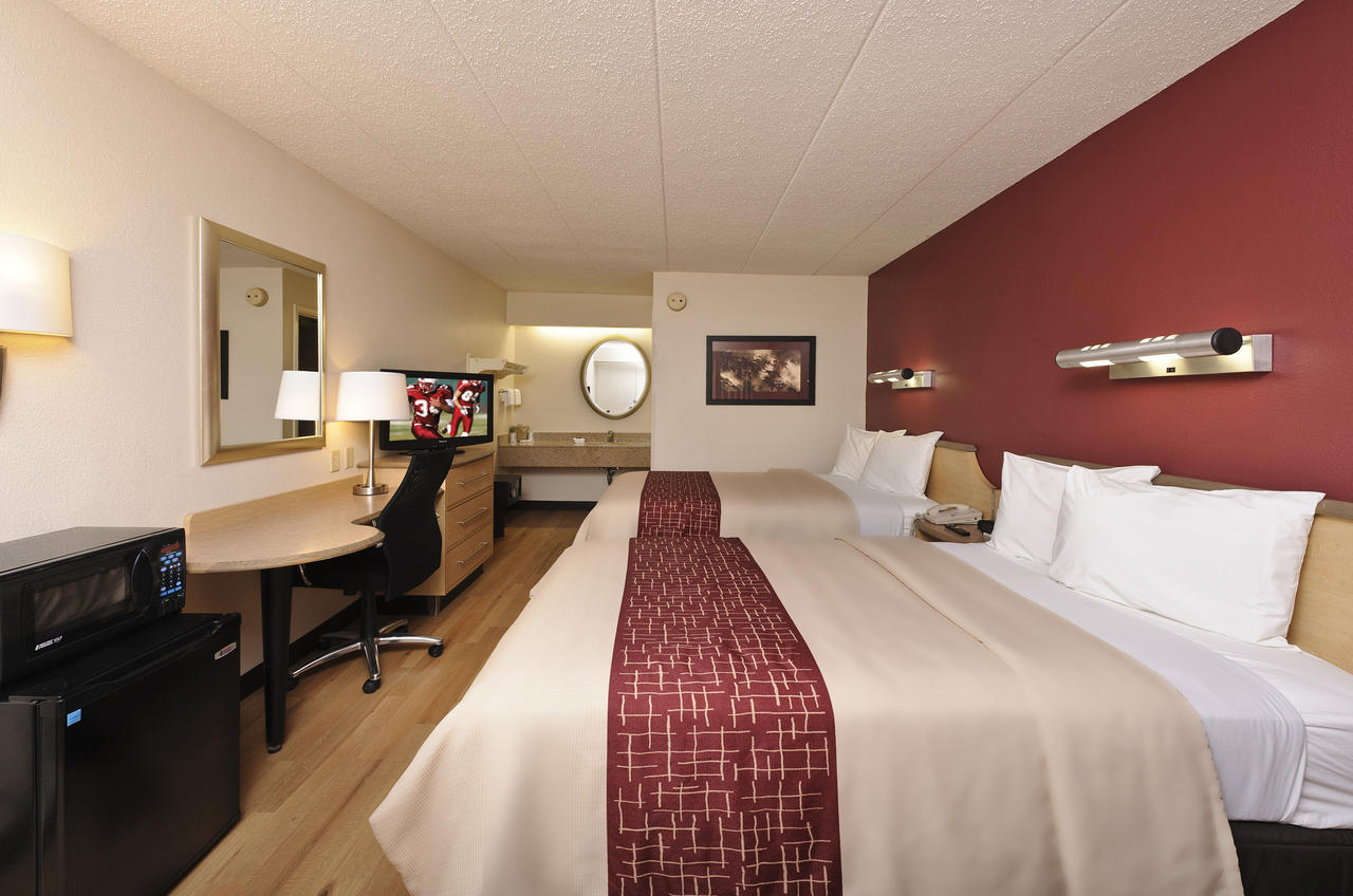 Red Roof Inn Utica - thumb 18