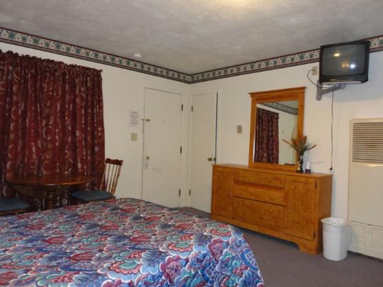 Theater Motel - thumb 3