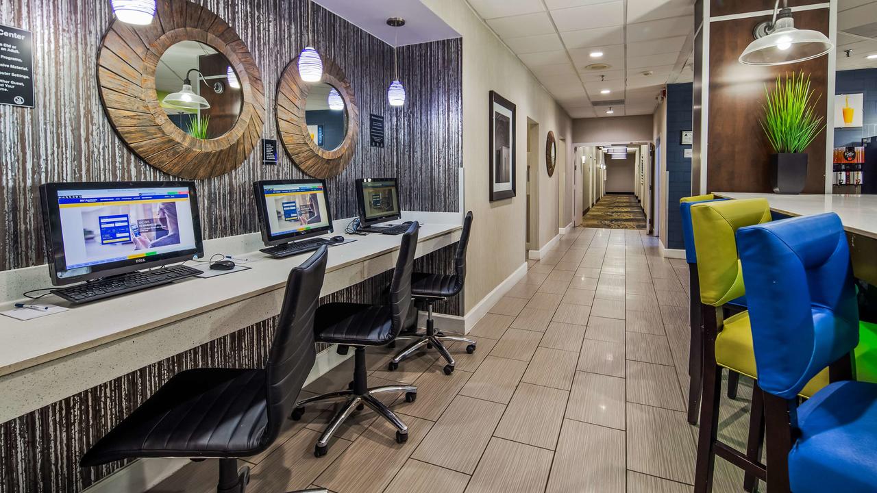 Best Western Plus Hanes Mall - thumb 20