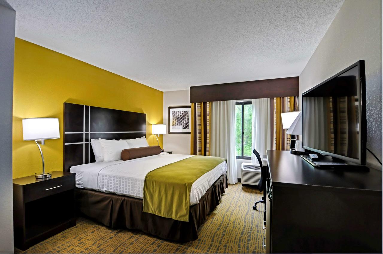 Best Western Plus Hanes Mall - thumb 9