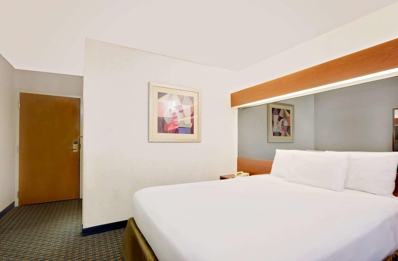 Microtel Inn By Wyndham Winston-Salem - thumb 26