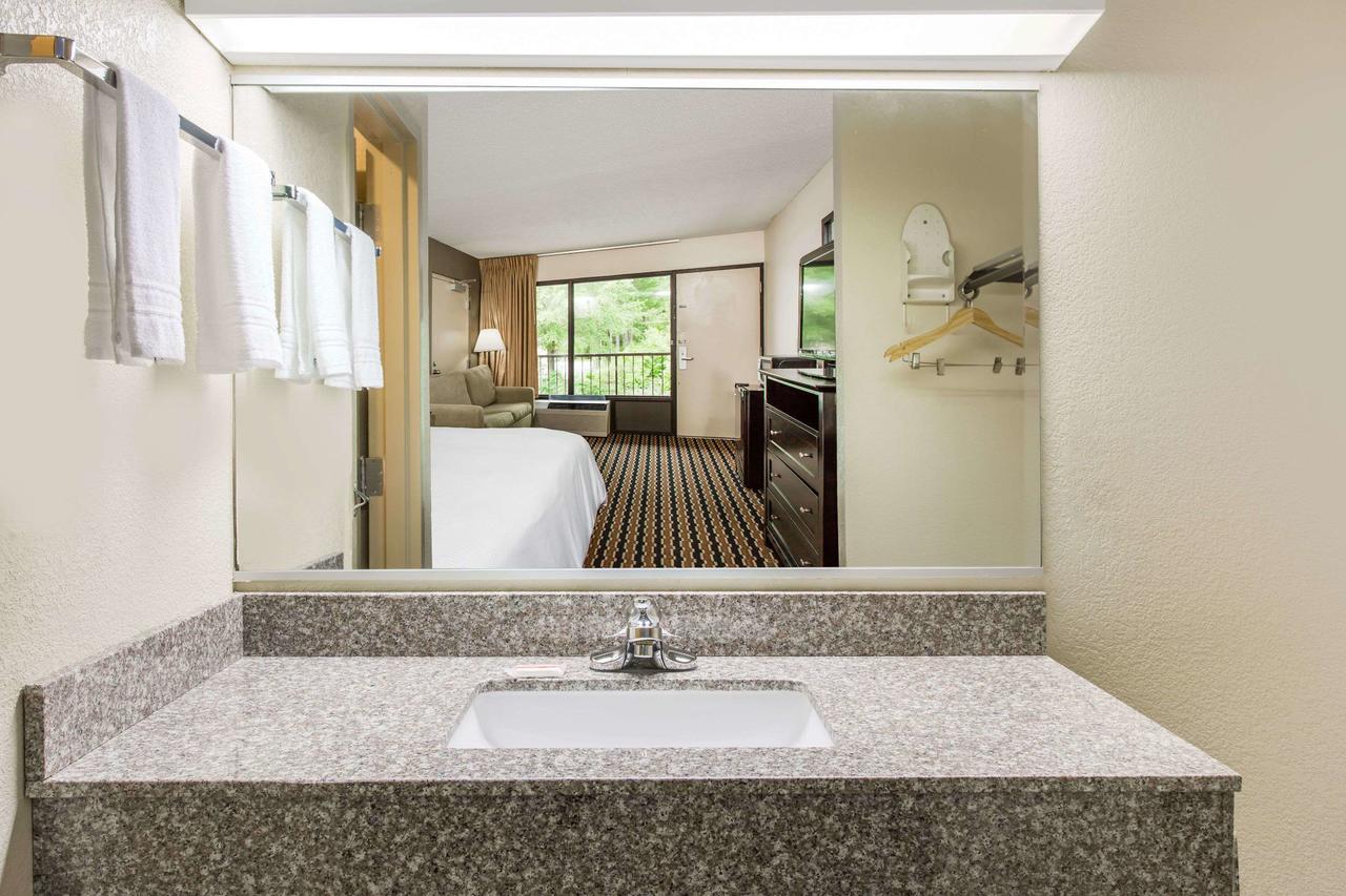 Days Inn By Wyndham Wilkesboro - thumb 13