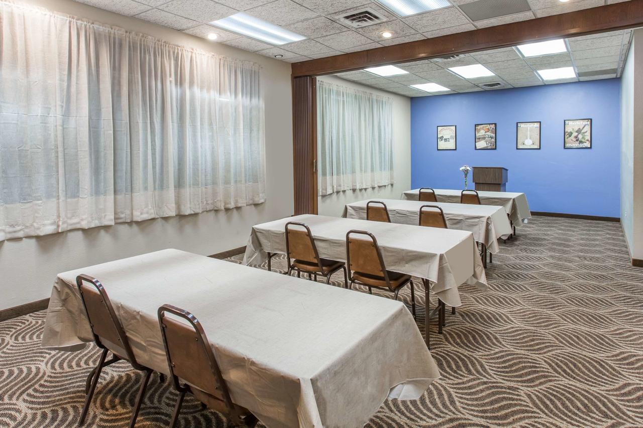 Days Inn By Wyndham Wilkesboro - thumb 4