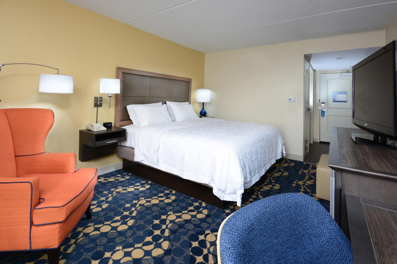 Hampton Inn Roxboro - thumb 16