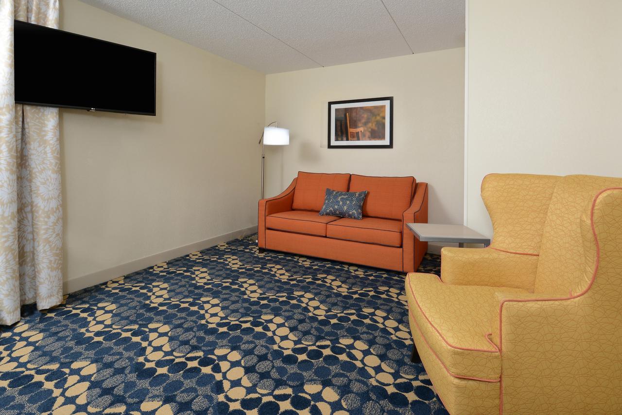 Hampton Inn Roxboro - thumb 6