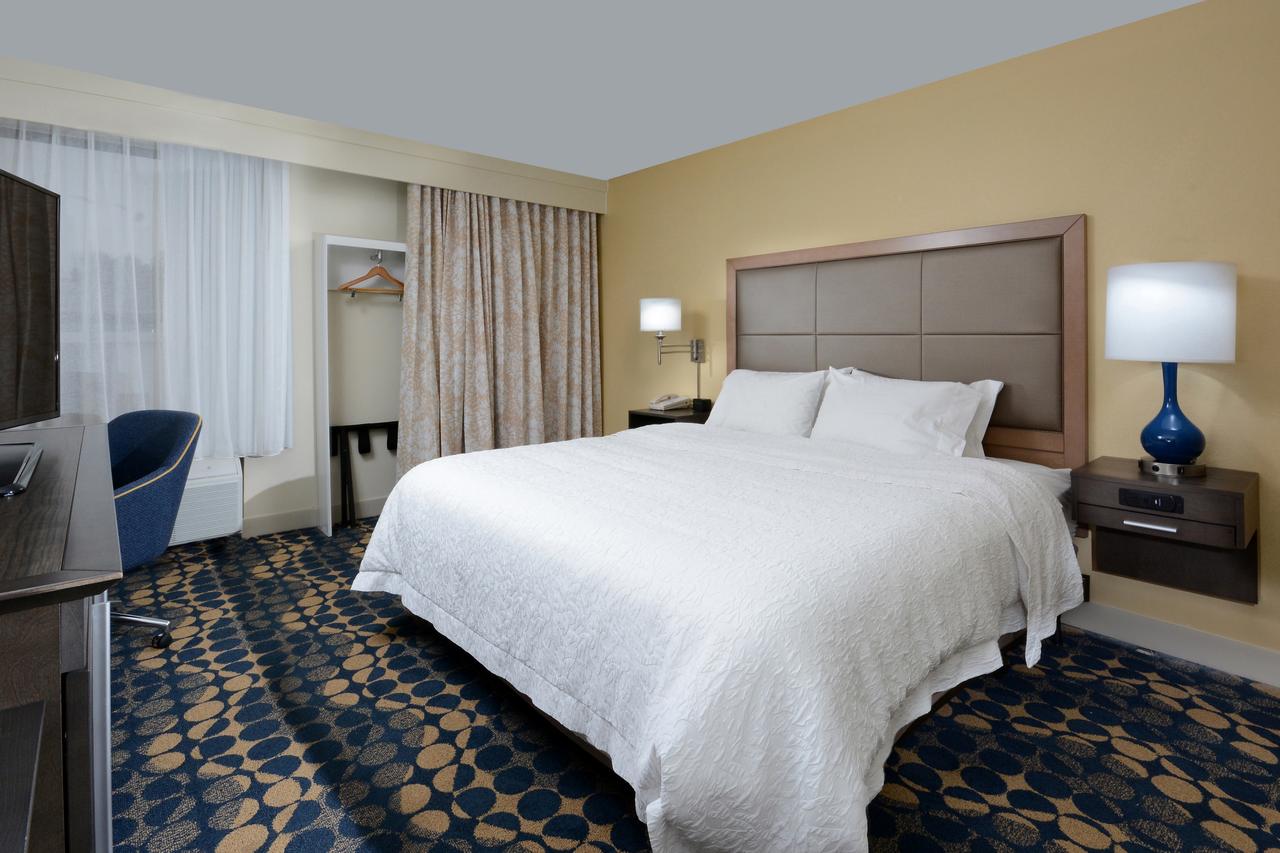 Hampton Inn Roxboro - thumb 5