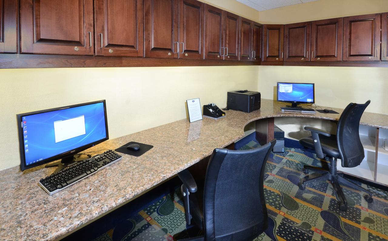 Hampton Inn Roxboro - thumb 23