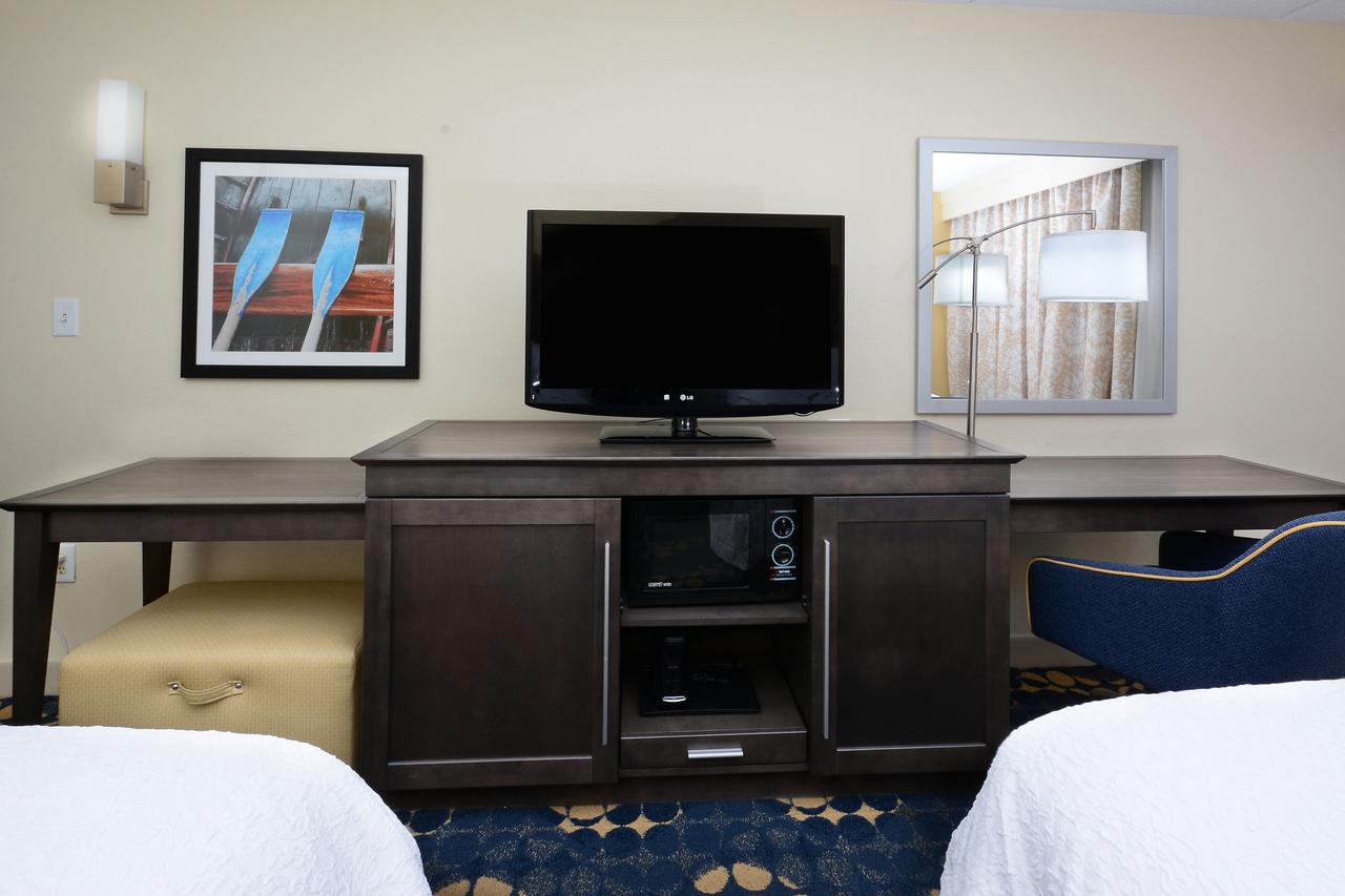 Hampton Inn Roxboro - thumb 18
