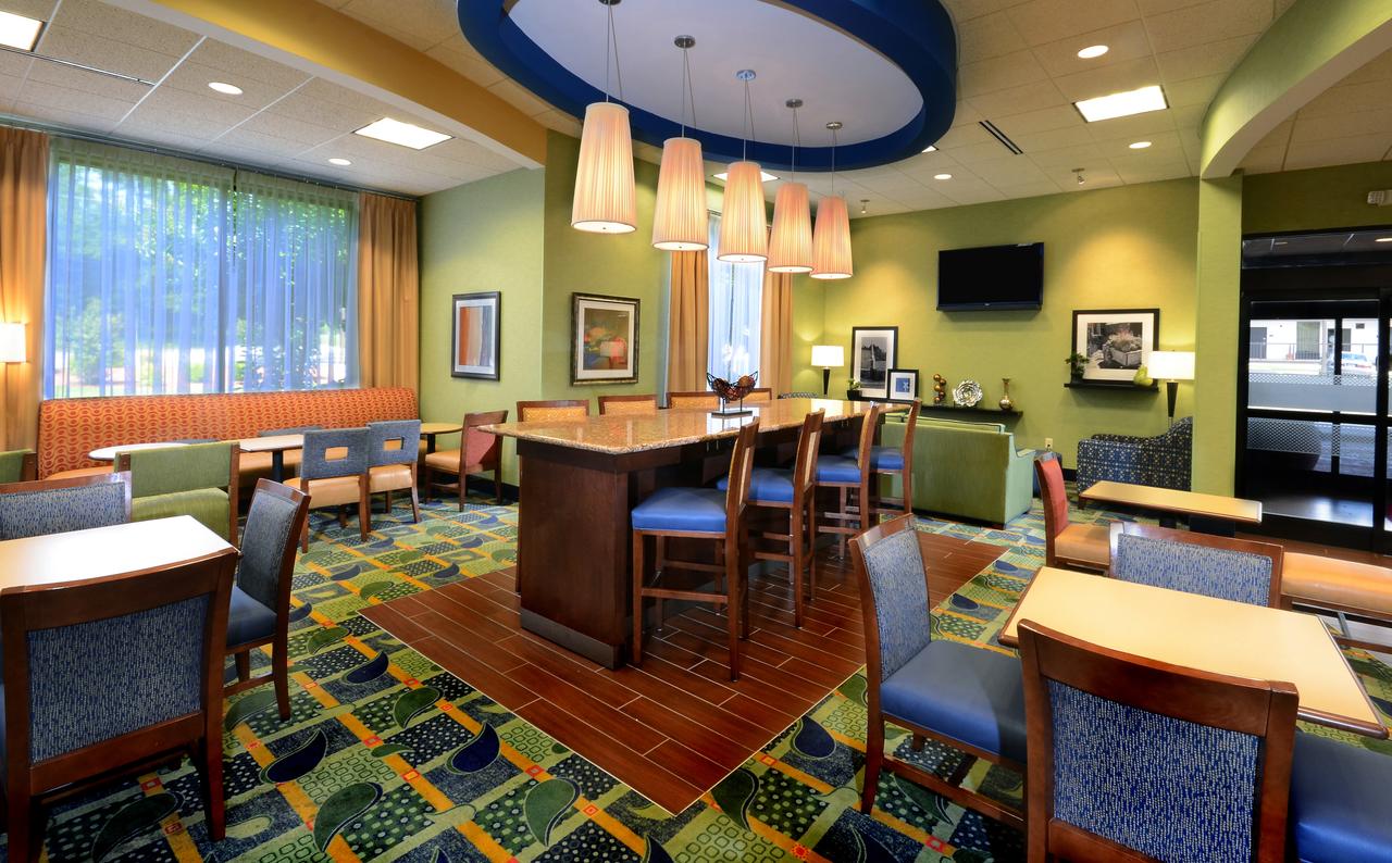 Hampton Inn Roxboro - thumb 26